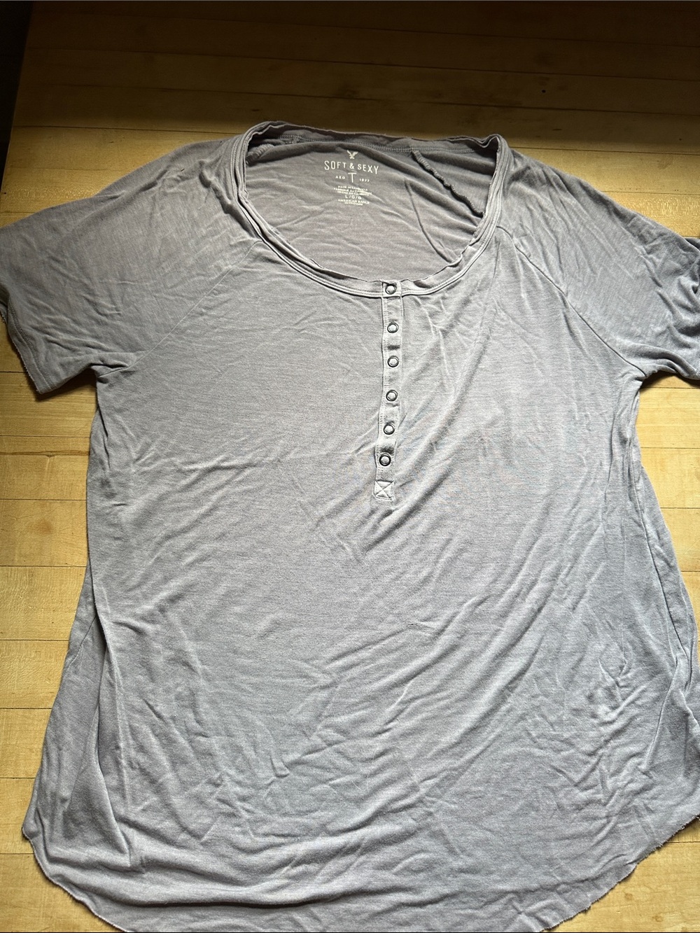 Womens AEO 1977 Grey Henley Shirt